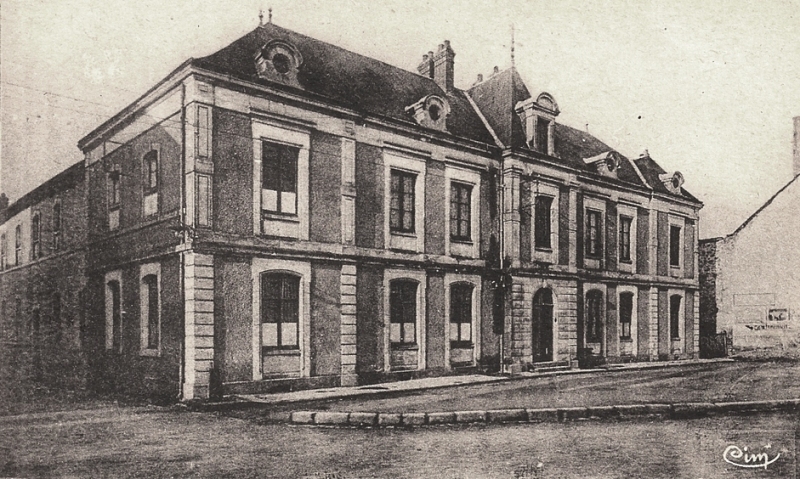 Château-Chinon (Nièvre) L'école de garçons CPA