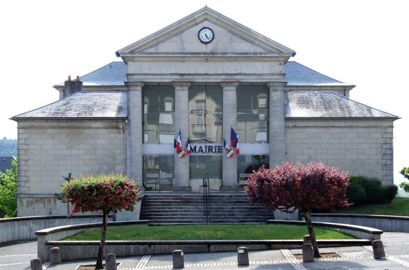 Château-Chinon (Nièvre) L'Hôtel de Ville, ancien palais de justice