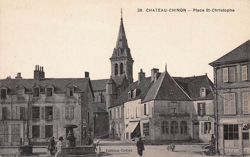 Château-Chinon (Nièvre) La place St Christophe CPA