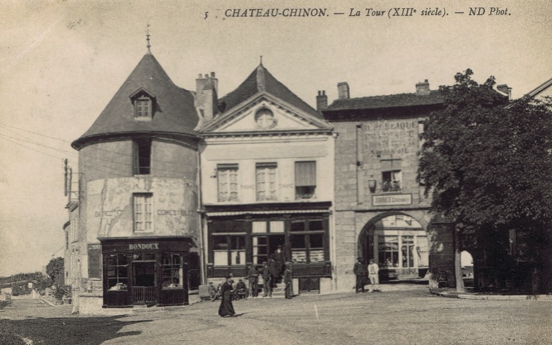 Château-Chinon (Nièvre) La porte Notre-Dame et la tour CPA