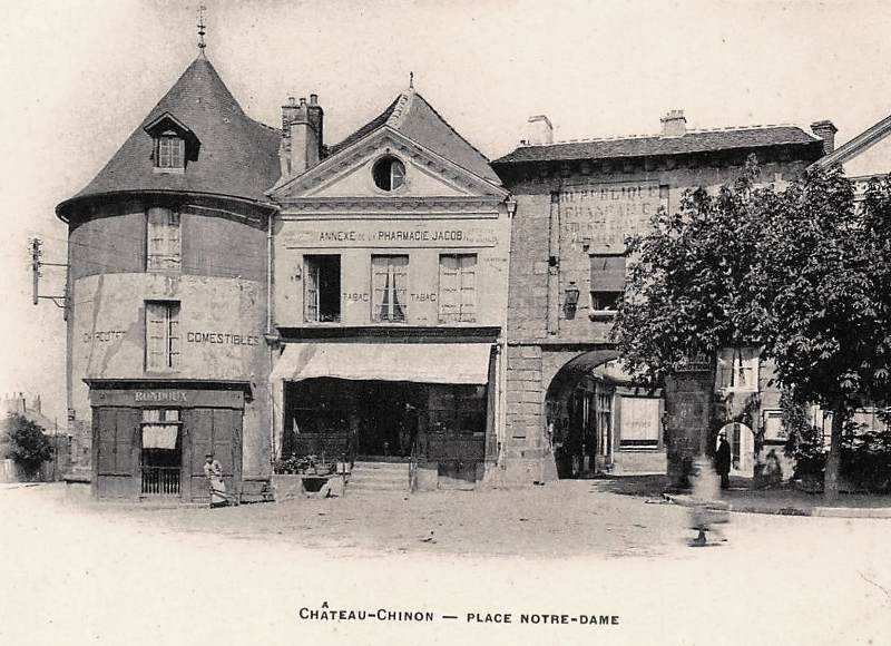Château-Chinon (Nièvre) La porte Notre-Dame CPA