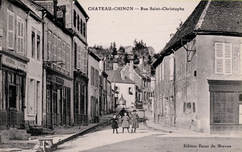 Château-Chinon (Nièvre) La rue Saint Christophe CPA