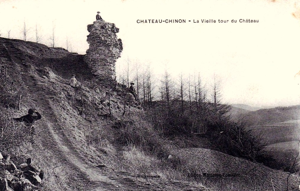 Château-Chinon (Nièvre) La vieille tour du château CPA