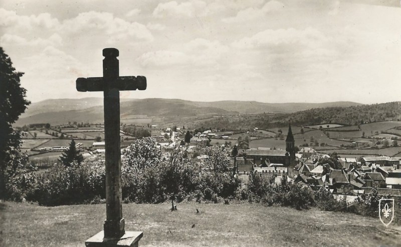 Château-Chinon (Nièvre) Le calvaire CPA