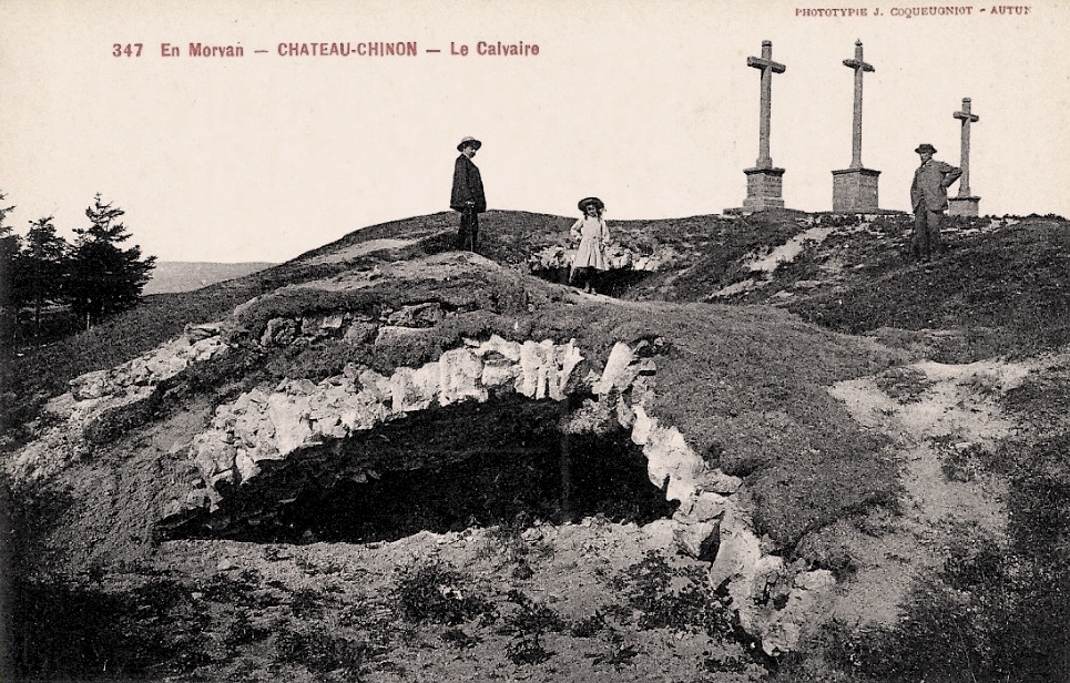Château-Chinon (Nièvre) Le calvaire, les trois croix CPA