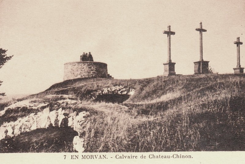 Château-Chinon (Nièvre) Le calvaire, les trois croix CPA