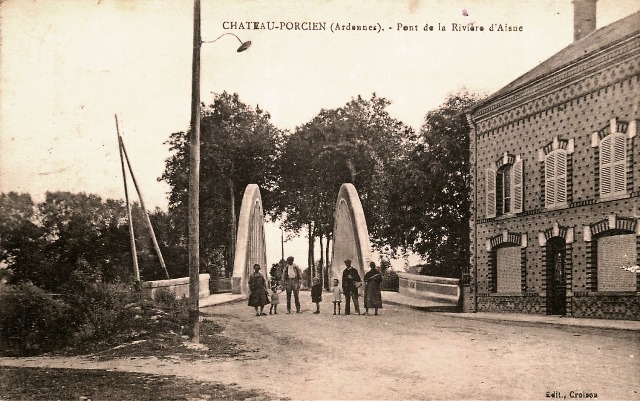 Château-Porcien (08) Pont sur l'Aisne CPA
