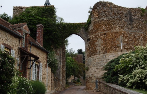 Château-Renard (45) Remparts