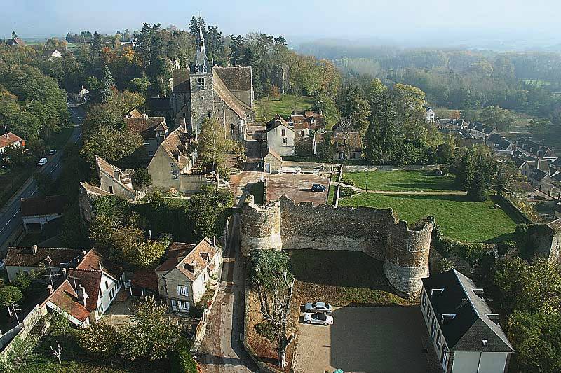 Château-Renard (45) Remparts