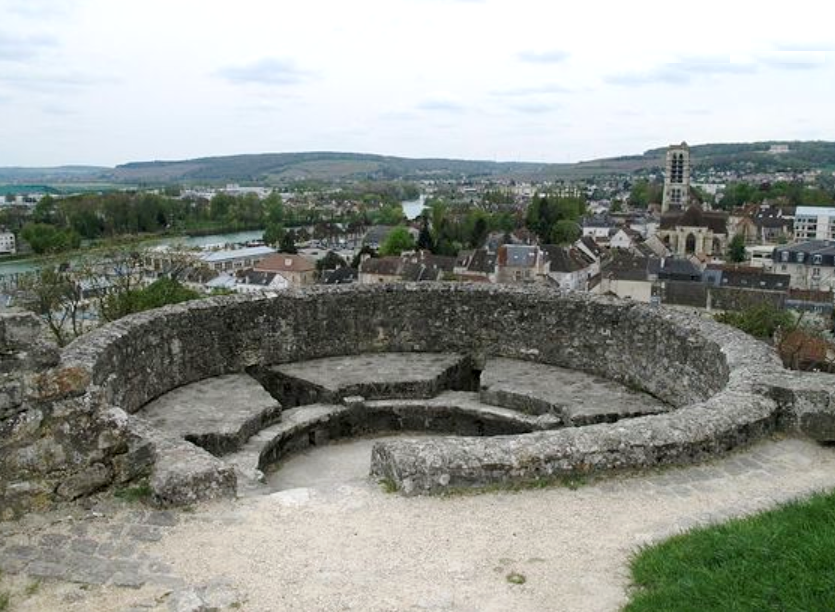 Château-Thierry (Aisne) La tour où Charles III le Simple est emprisonné