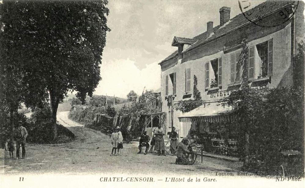 Châtel-Censoir (89) L'hôtel de la gare CPA