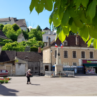 Châtel-Censoir (89) La Place du Marché