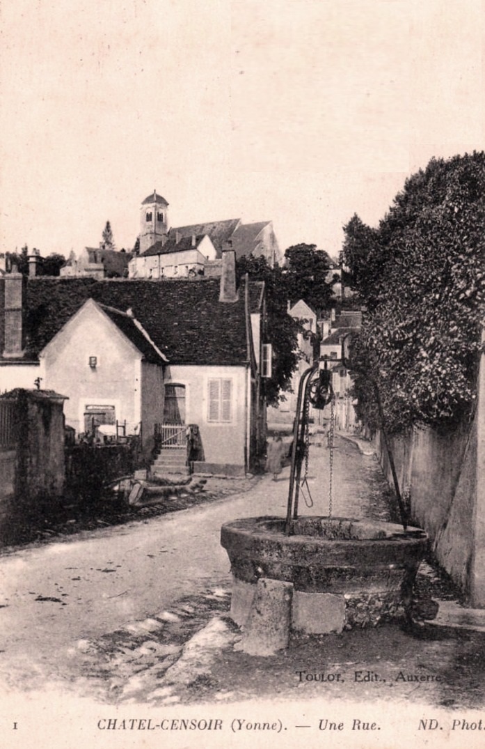 Châtel-Censoir (89) Une rue CPA