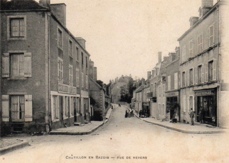 Châtillon-en-Bazois (Nièvre) La rue de Nevers CPA
