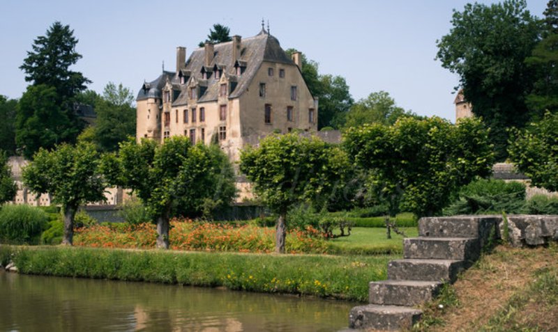 Châtillon-en-Bazois (Nièvre) Le château