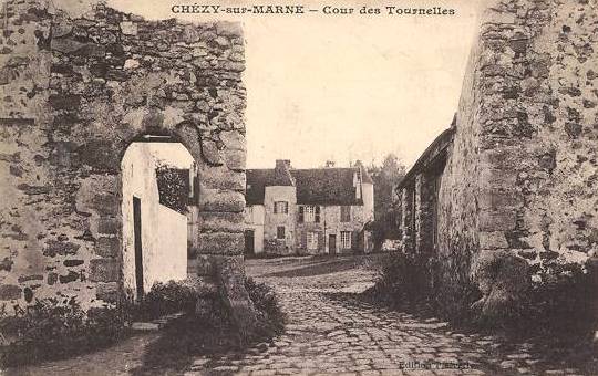 Chézy-sur-Marne (Aisne) CPA Cour des Tournelles