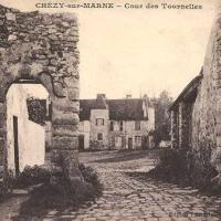 Chézy-sur-Marne (Aisne) CPA Cour des Tournelles