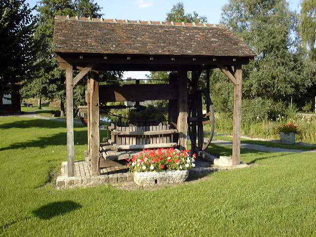 Chézy-sur-Marne (Aisne) Pressoir