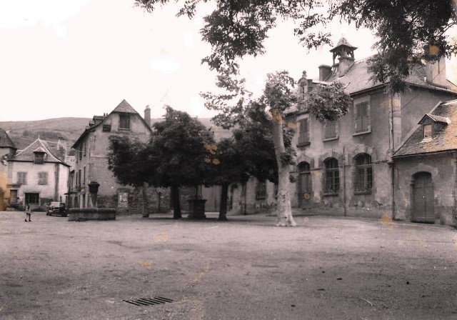 L' école (cpa)