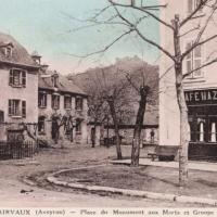 La place du Monuments aux Morts (cpa)