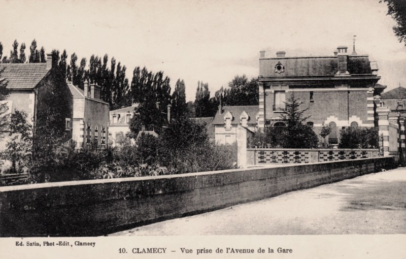 Clamecy (Nièvre) L'avenue de la Gare CPA