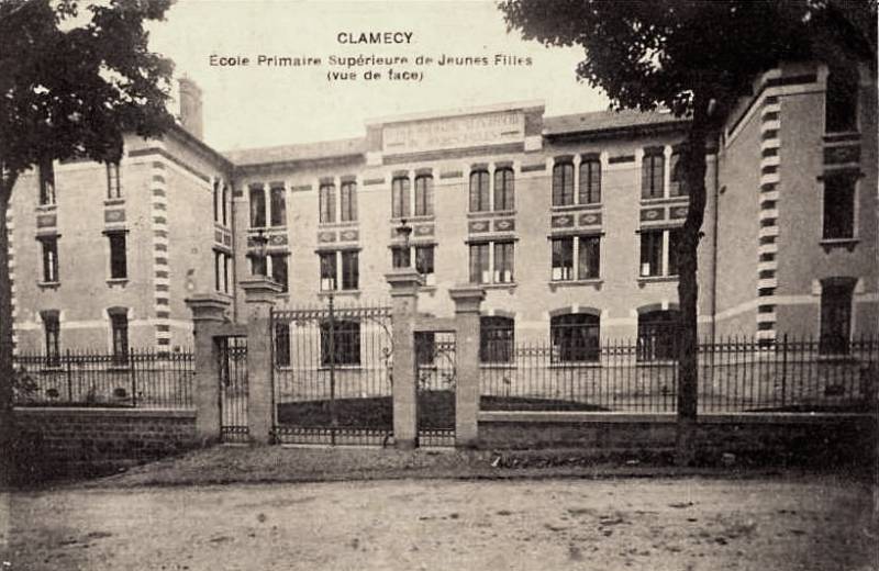 Clamecy (Nièvre) L'école primaire de filles CPA