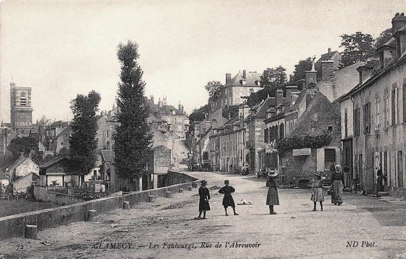 Clamecy (Nièvre) La rue de l'abreuvoir CPA