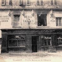 La rue de l'hospice en 1900 CPA