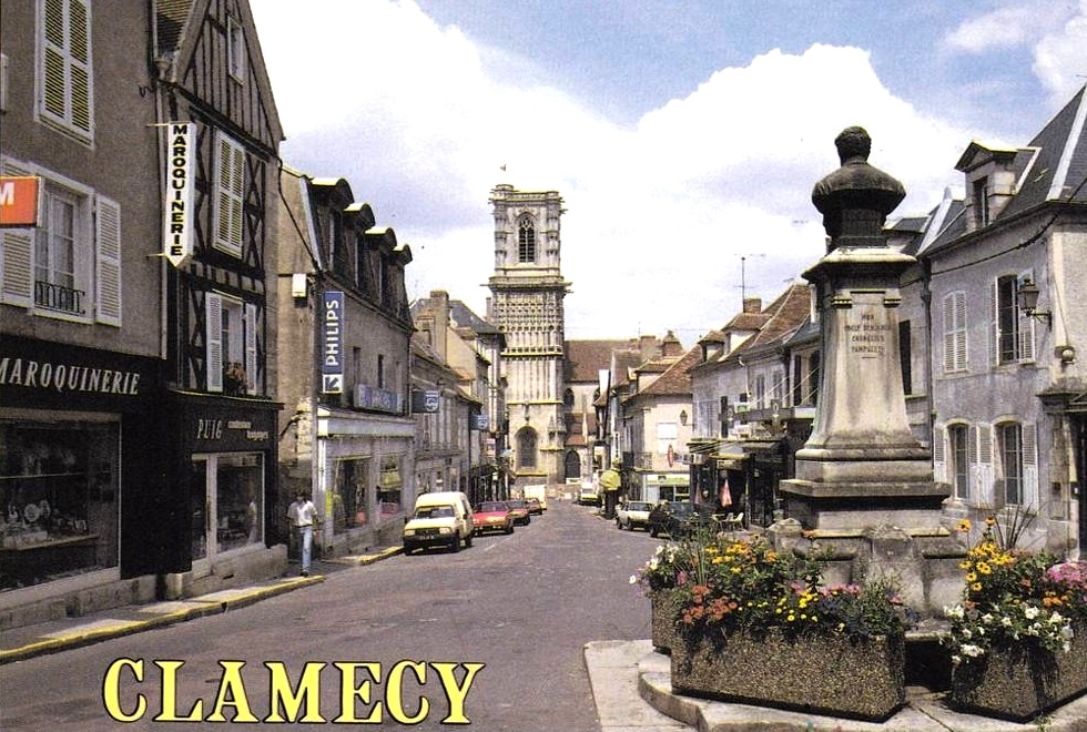Clamecy (Nièvre) La rue du marché CP