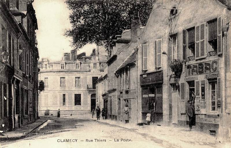 Clamecy (Nièvre) La rue Thiers CPA