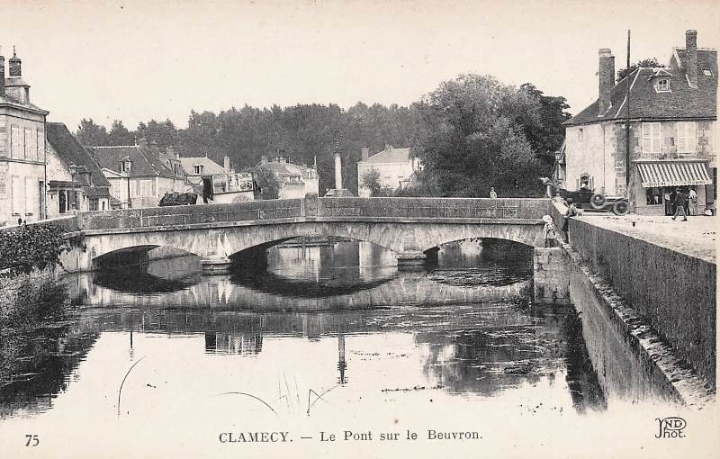 Clamecy (Nièvre) Le pont sur le Beuvron CPA