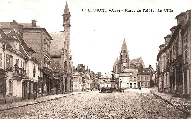 Clermont oise cpa la place de l hotel de ville