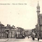 Clermont oise cpa la place de l hotel de ville