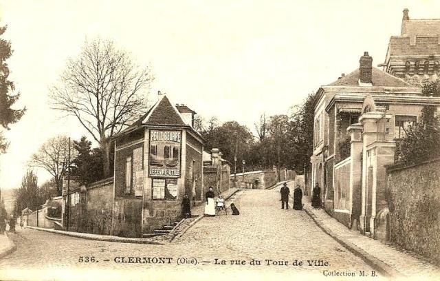 Clermont oise cpa la rue du tour de ville