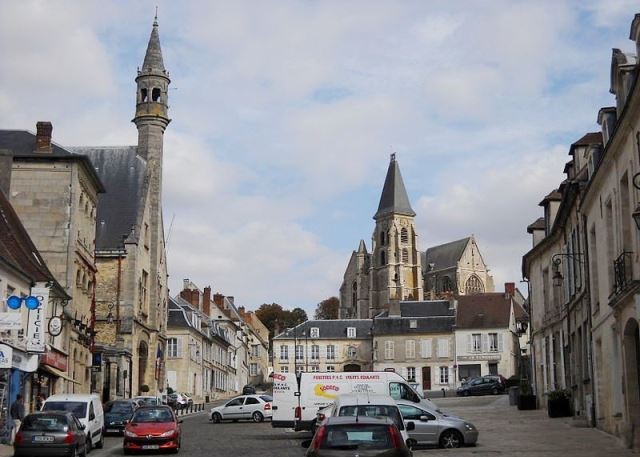 Clermont oise la place de l hotel de ville