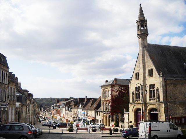 Clermont oise la place de l hotel de ville