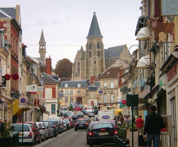 Clermont oise la rue de la republique