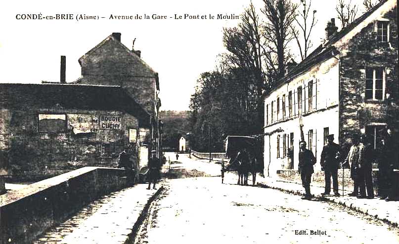 Condé-en-Brie (Aisne) CPA Avenue de la gare, le pont et le moulin