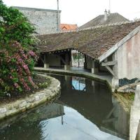 Condé-en-Brie (Aisne) Le lavoir central