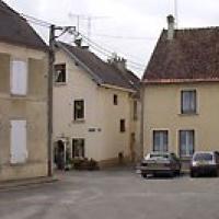 Condé-en-Brie (Aisne) place des Retifs