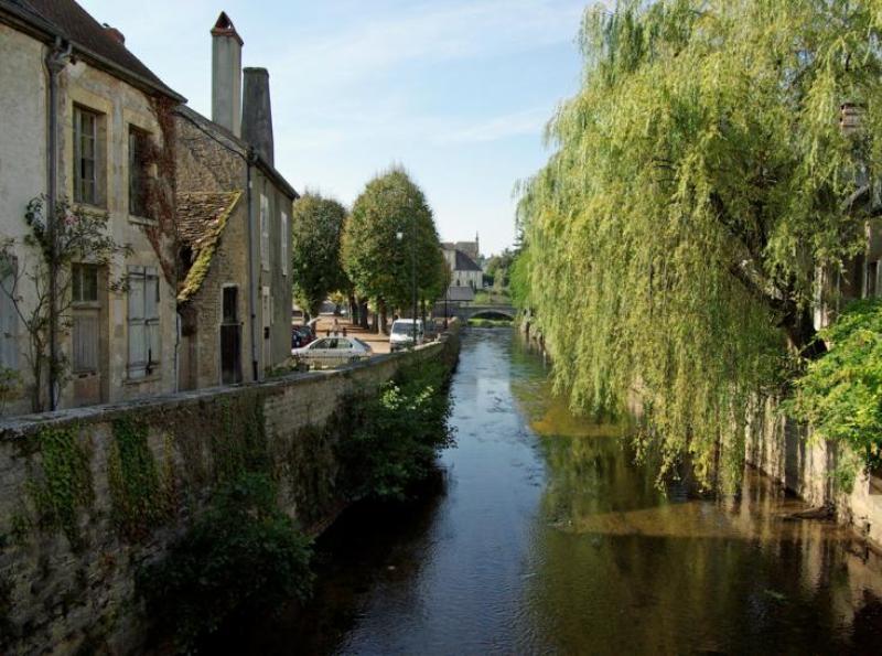 Corbigny (Nièvre) L'Anguison