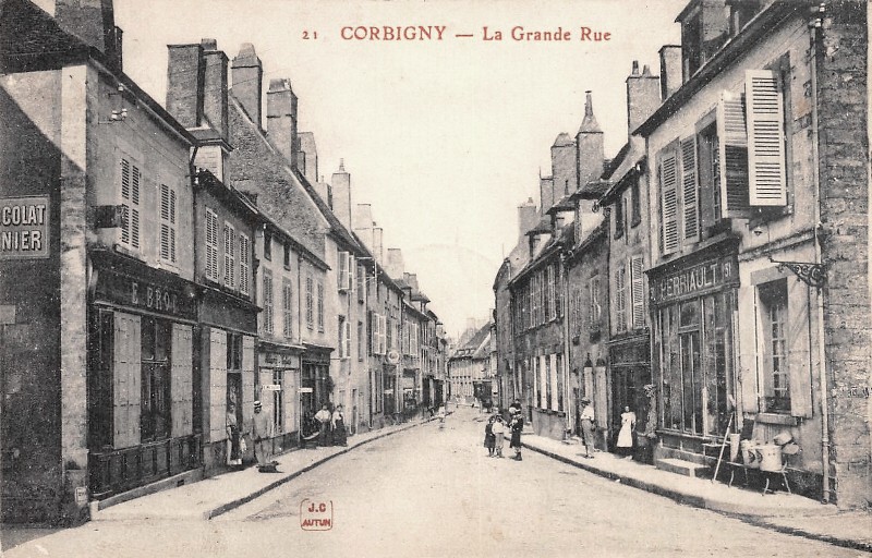 Corbigny (Nièvre) La Grande rue CPA