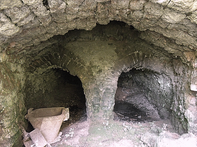 Corbigny (Nièvre) La tuilerie, ancien four à tuiles