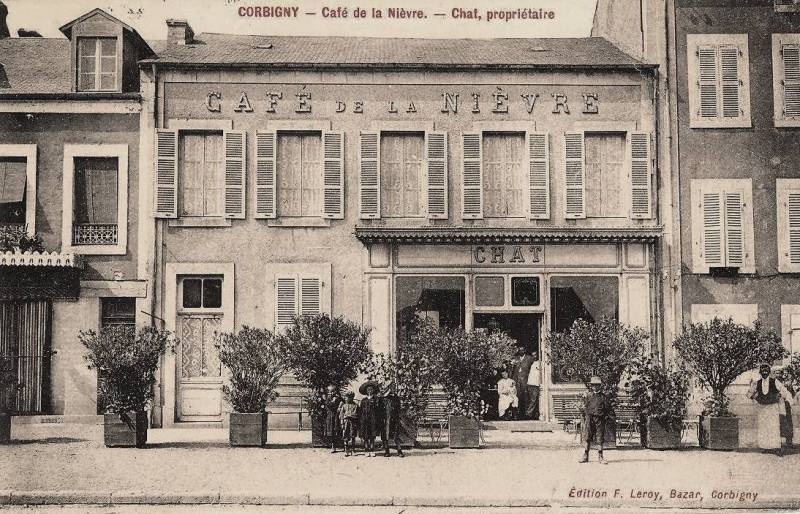 Corbigny (Nièvre) Le café de la Nièvre CPA