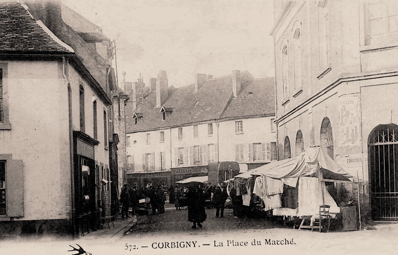 Corbigny (Nièvre) Le marché CPA