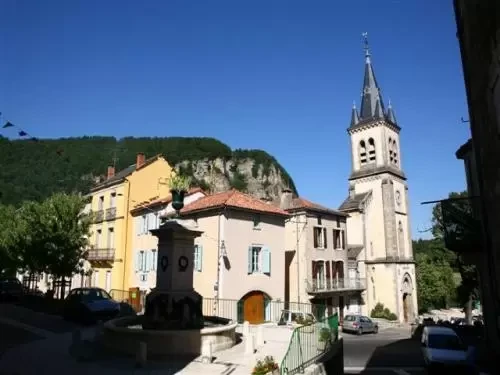 Cornus aveyron l eglise