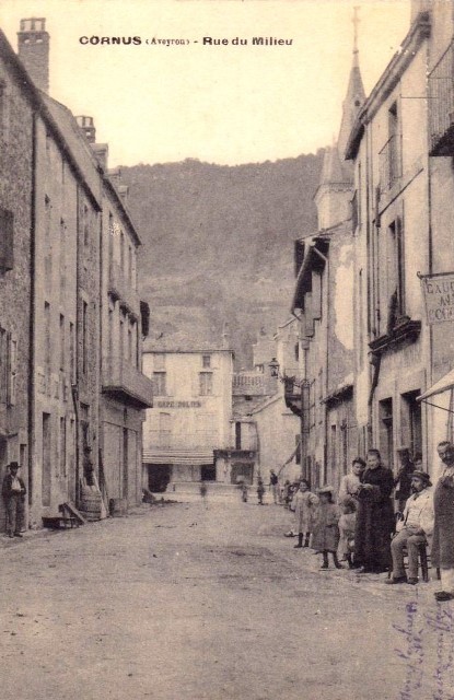 Cornus aveyron la rue du milieu cpa