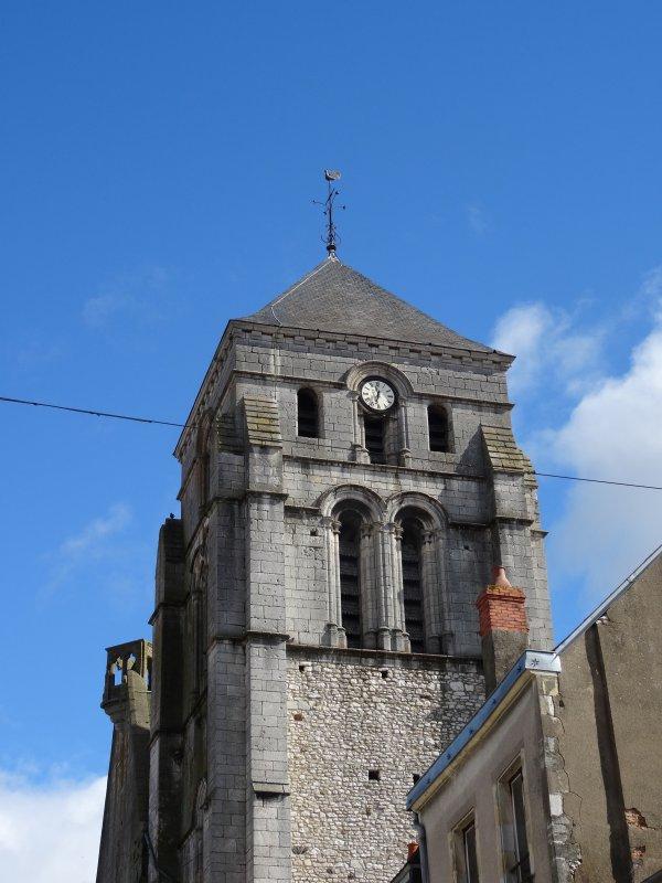 Cosne-Cours-sur-Loire (Nièvre) L'église Saint-Jacques, le clocher