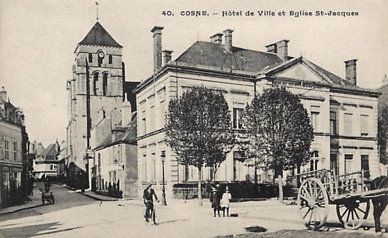 Cosne-Cours-sur-Loire (Nièvre) L'Hôtel de Ville CPA