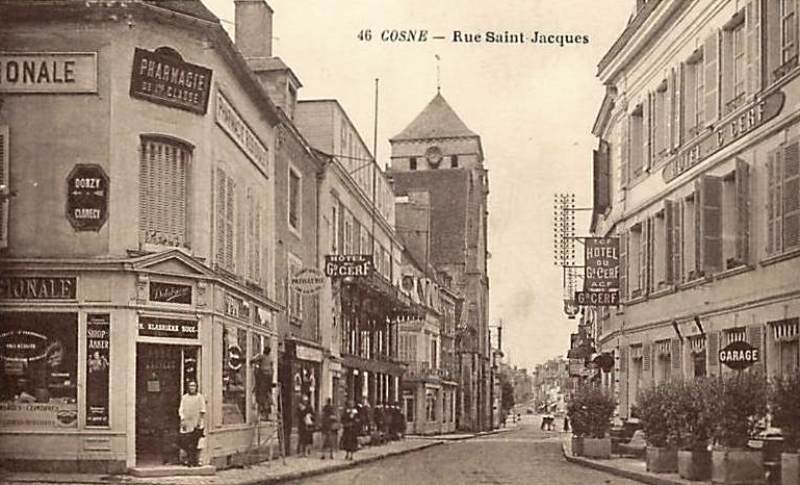 Cosne-Cours-sur-Loire (Nièvre) La rue Saint Jacques CPA